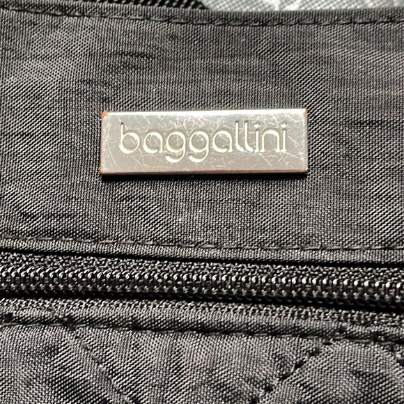 Baggallini Black Quilted Pocket Nylon Purse - Picture 7 of 10